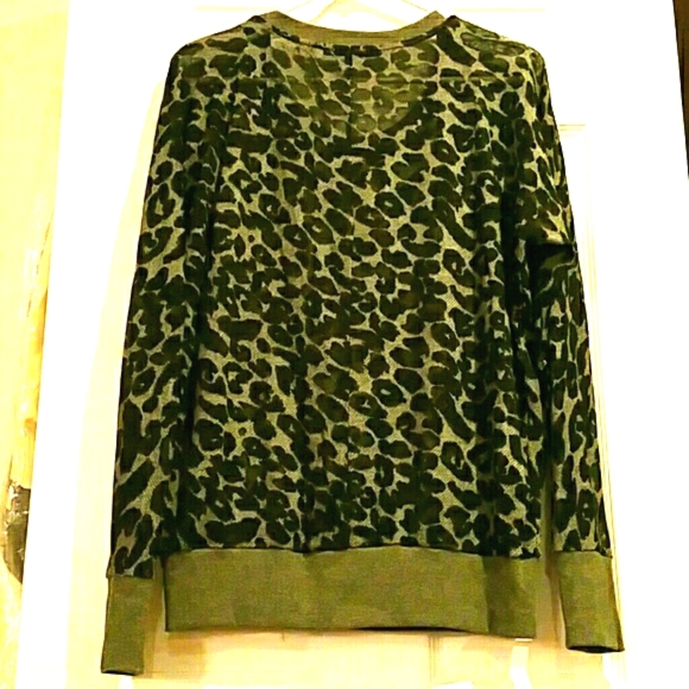 XXI Black And Grey Leopard Print Pullover Top